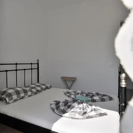 Liber Villas Paros
